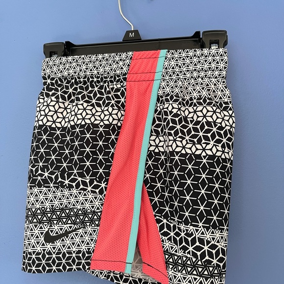 Nike Girls Shorts - Picture 7 of 7